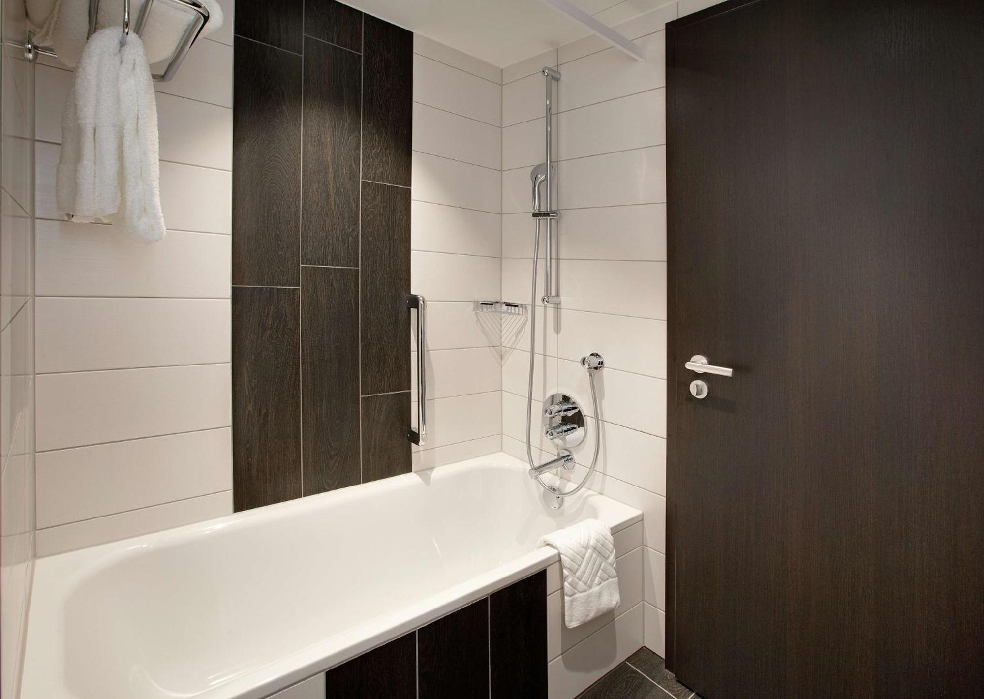 Hilton Garden Inn Zurich Limmattal Spreitenbach Buitenkant foto